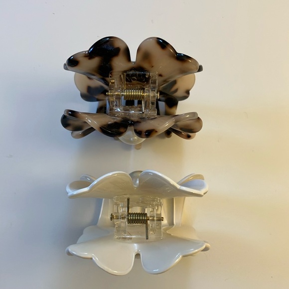 J. Crew Factory Floral Hair Clips - Cream and Tortoise Shell Pair of 2 - Picture 2 of 8